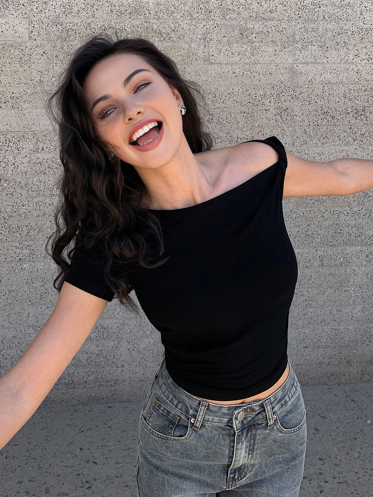 One-Shoulder Short Sleeve Crop Top – view 4