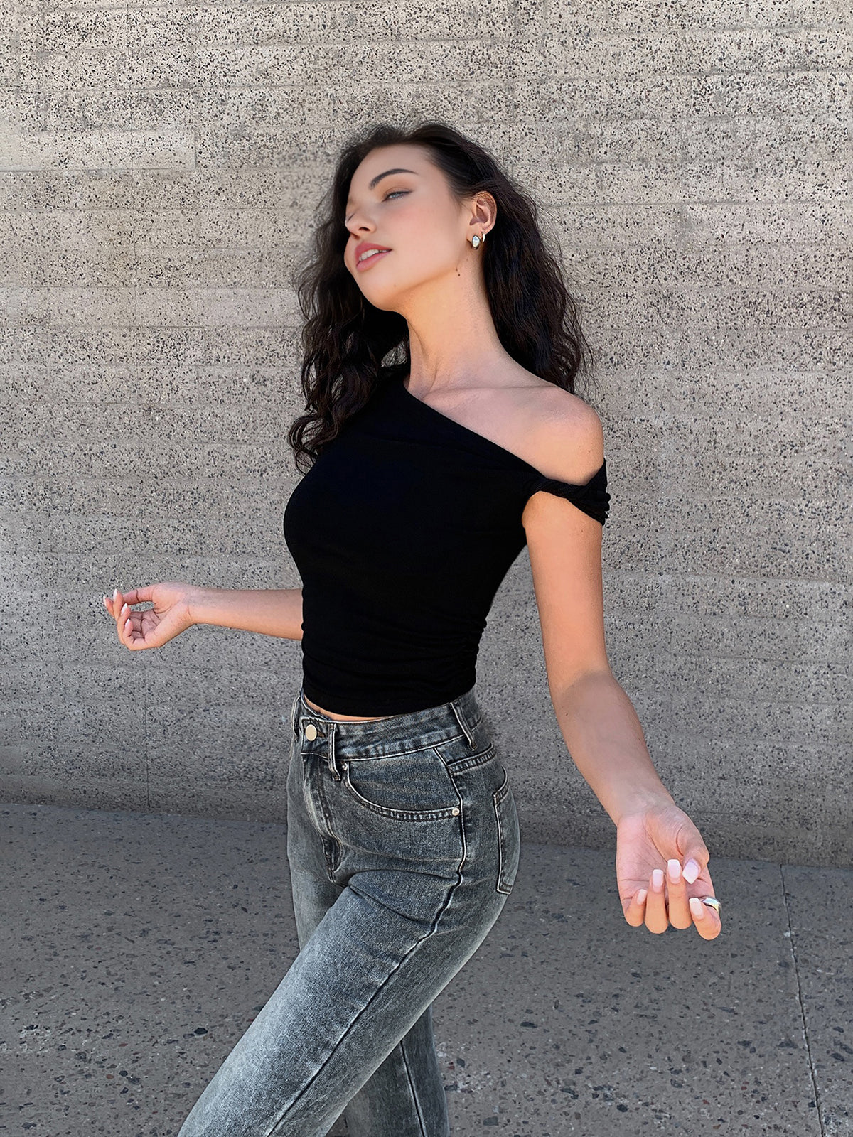 One-Shoulder Short Sleeve Crop Top – view 3