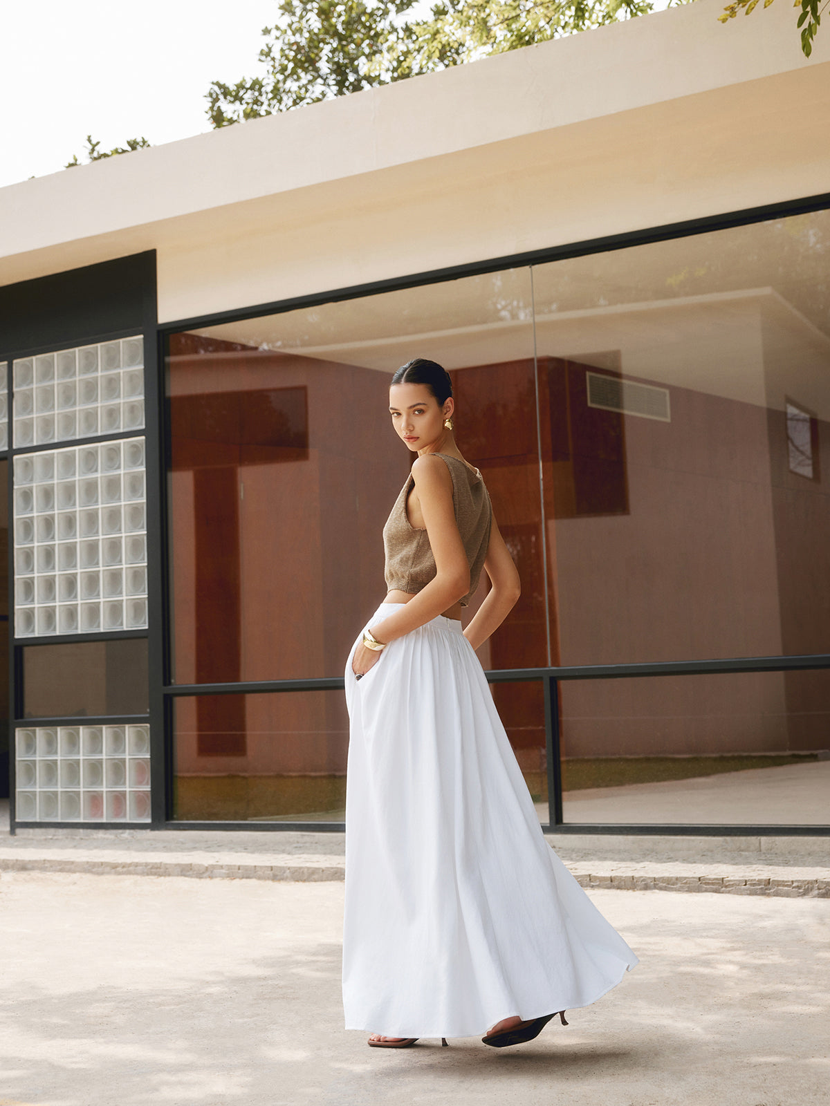 White Cotton Pleated Maxi Skirt – view 4