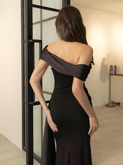 Black Off-Shoulder Knotted Bodycon Midi Dress – view 3