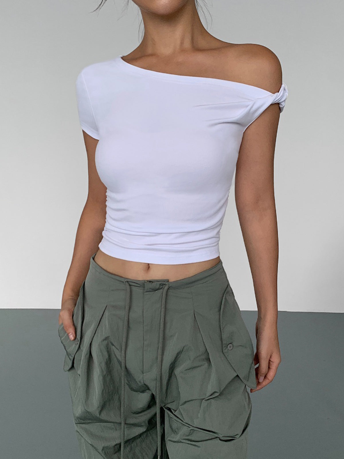 One-Shoulder Short Sleeve Crop Top – view 6
