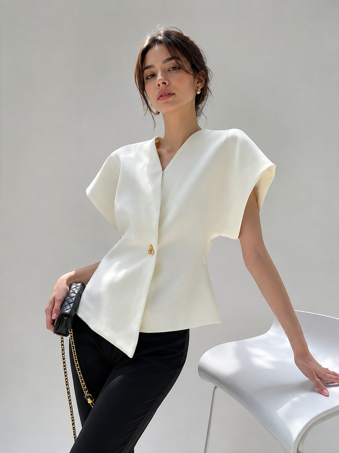 Sleeveless V-Neck Button-Down Blouse – view 3